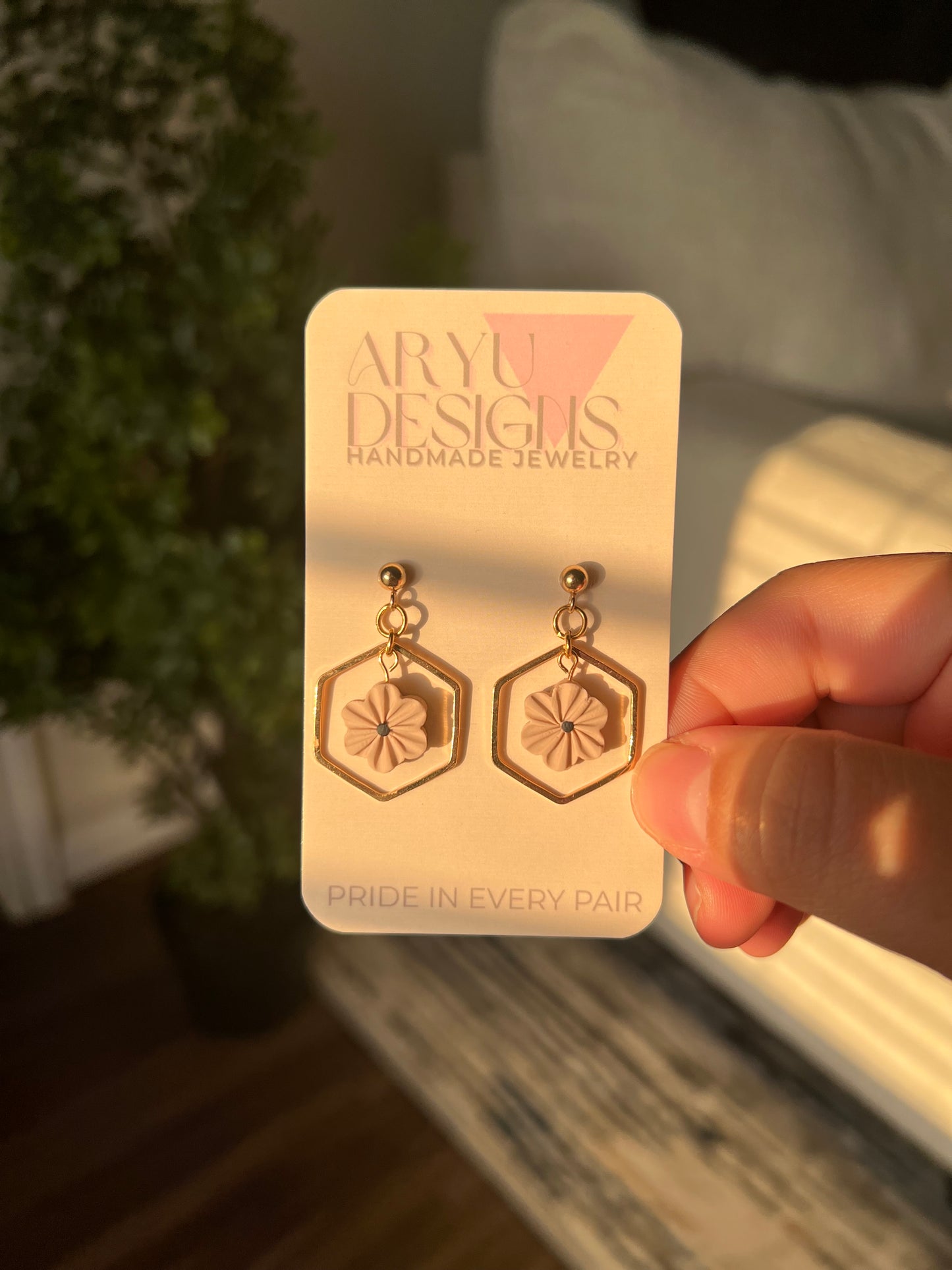 Hex Bloom Dangles - Oat