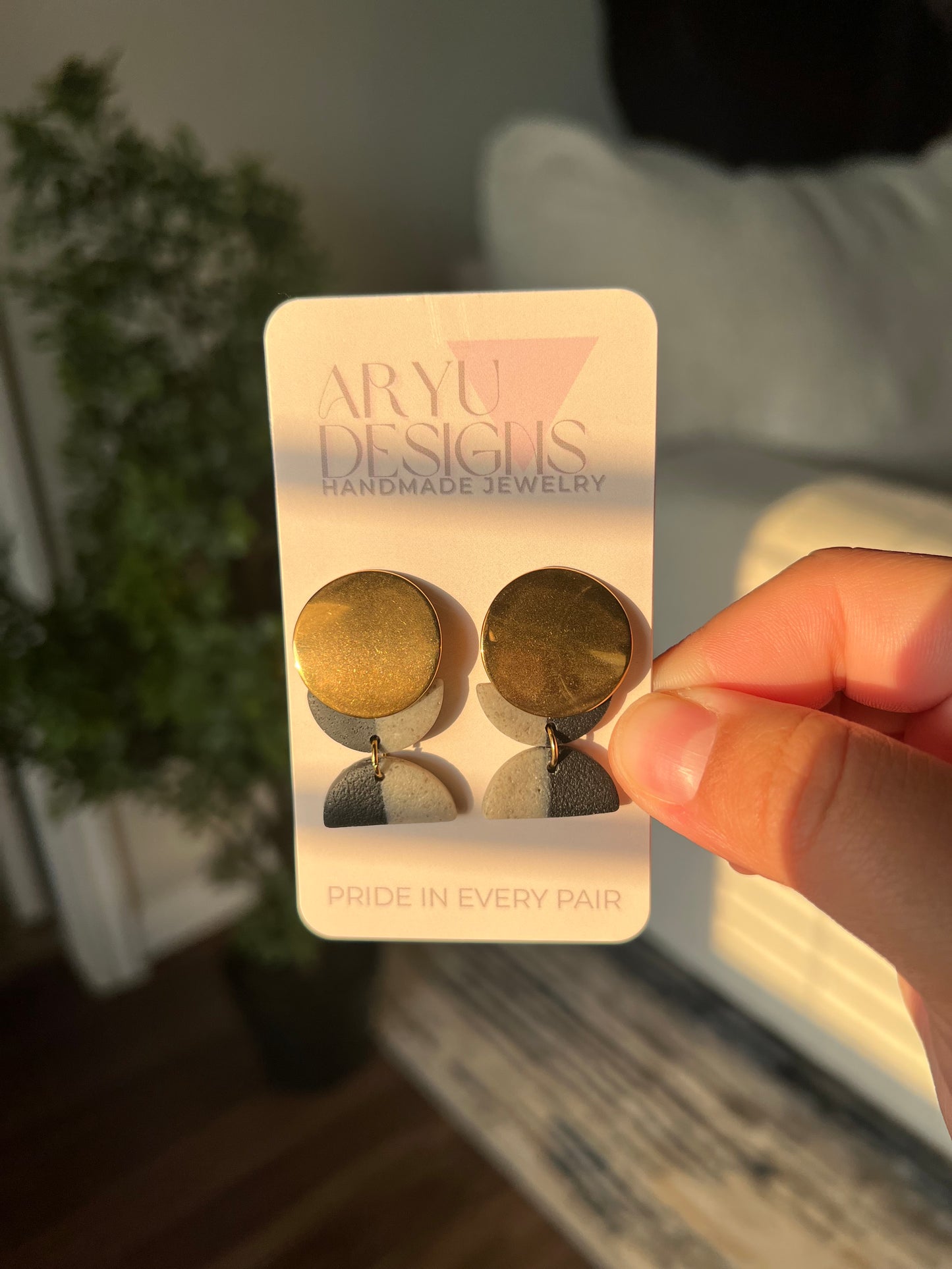 Gold Color Block Dangles - Noir