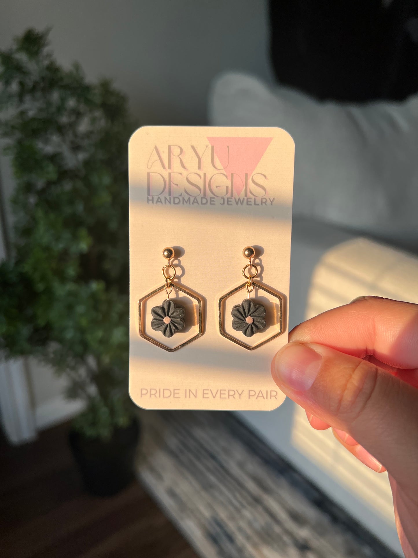 Hex Bloom Dangles - Noir