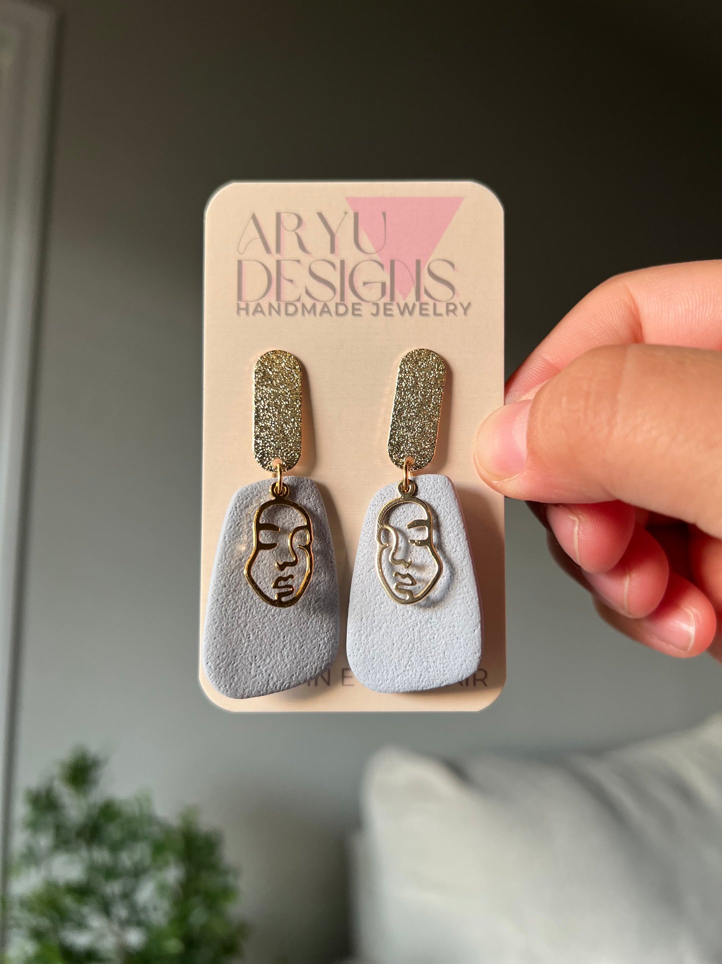 Face Outline Abstract Dangles- Powder