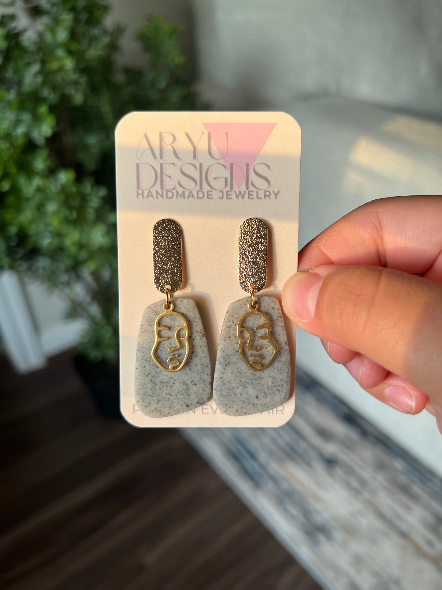 Face Outline Abstract Dangles - Stone