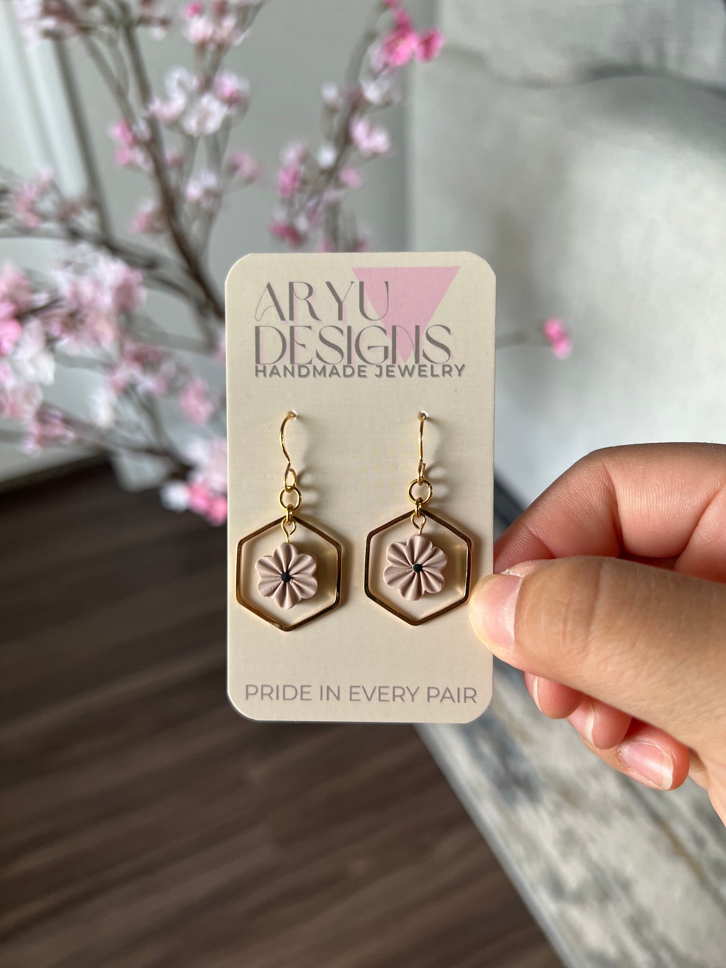 Hex Bloom Dangles - Oat